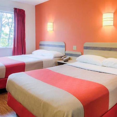 Motel 6 Kansas City, Mo - Airport מראה חיצוני תמונה