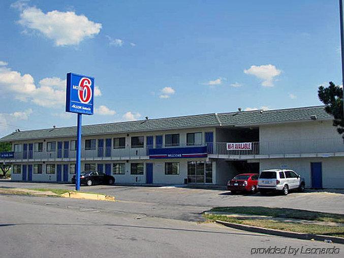 Motel 6 Kansas City, Mo - Airport מראה חיצוני תמונה